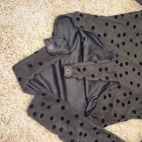 PrettyLittleThing Black Polka Dot Bodysuit - Picture 6 of 7